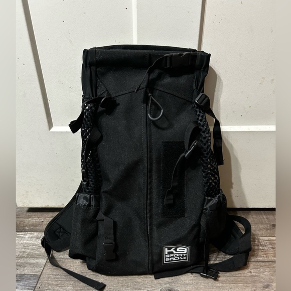 K9 Sport Sack® AIR PLUS Adjustable Backpack Dog Carrier Medium in Black - Picture 3 of 9